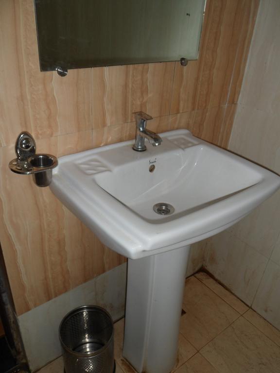 Hotel Avion Inn Ahmedabad Bilik gambar