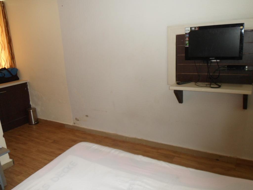 Hotel Avion Inn Ahmedabad Bilik gambar